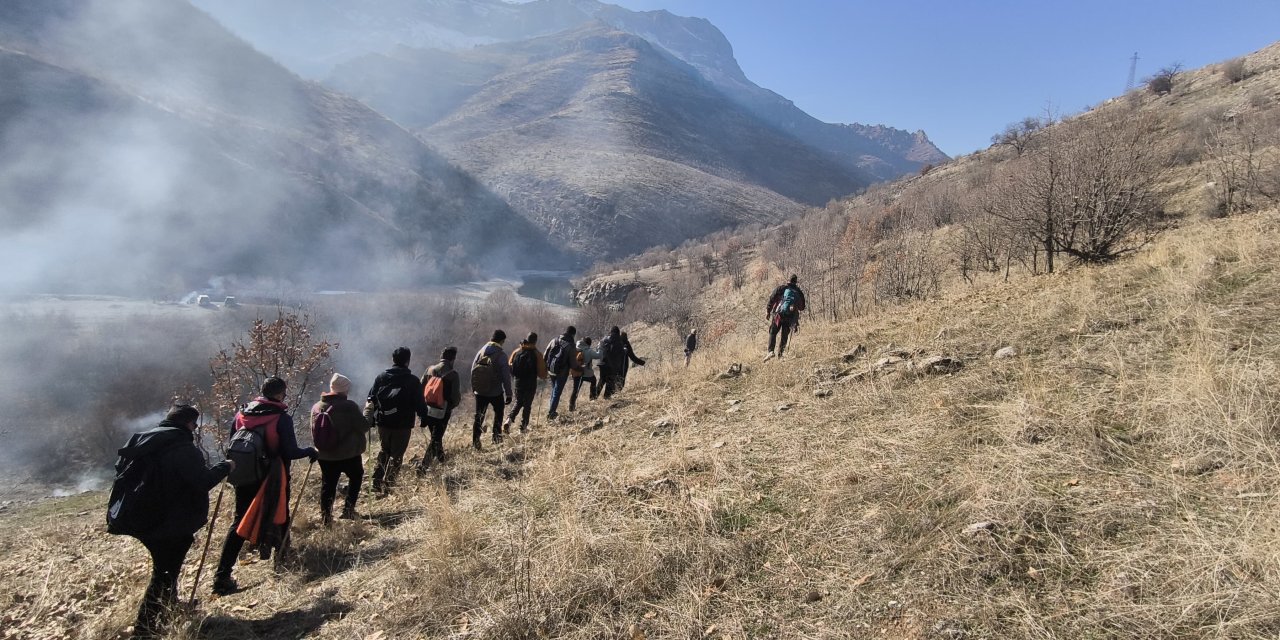 Şemdinli’deki kanyonlar Dağcıların doğa yürüyüşü ile renklendi