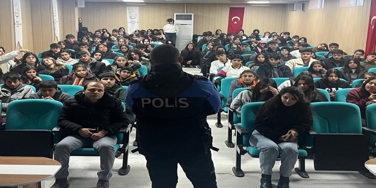 Şırnak İl Emniyet Müdürlüğü’nden Güzel Sanatlar Lisesi Öğrencilerine Hayat Dersleri!