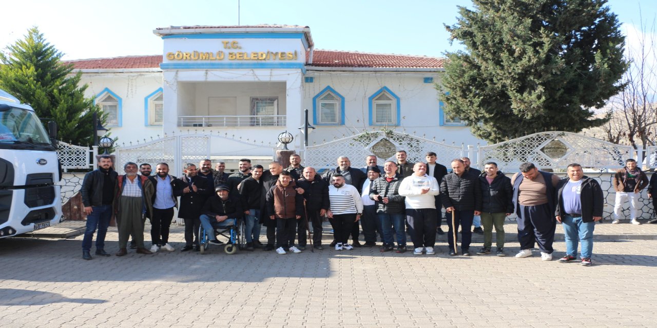 Belediye başkanı engellilerin yüzünü güldürdü