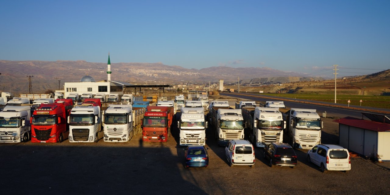 Şırnak’ta kamyoncular kontak kapattı