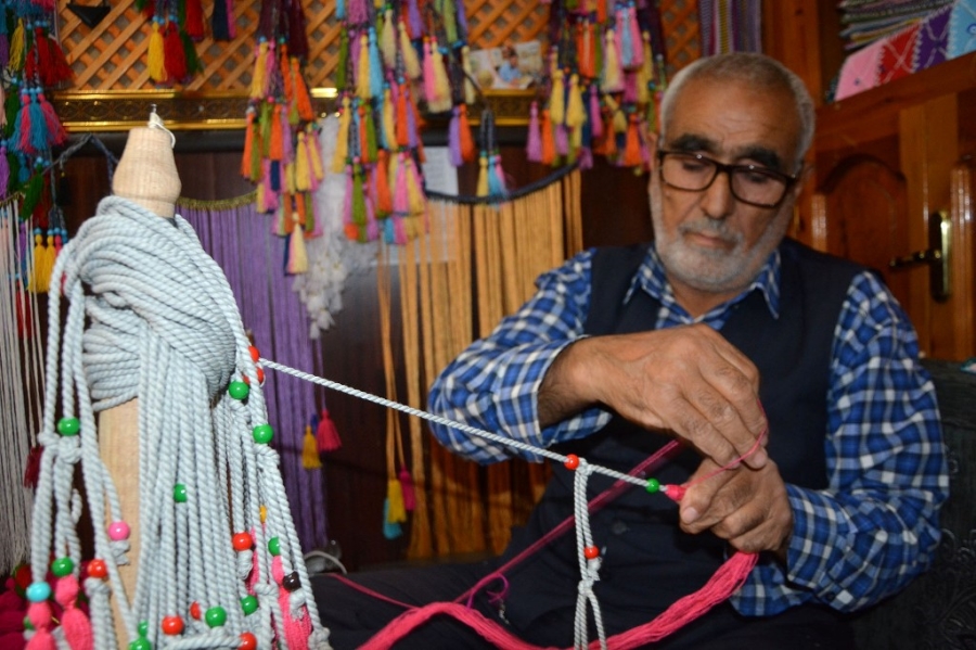 KAZAZLIK SANATI ŞANLIURFA’DA TEK USTA TARAFINDAN YAŞATILMAYA ÇALIŞILIYOR