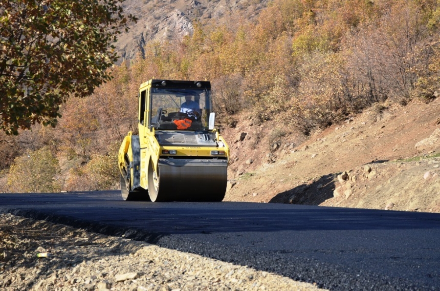 Beytüşşebap’ta tozlu yollar tarihe karışıyor