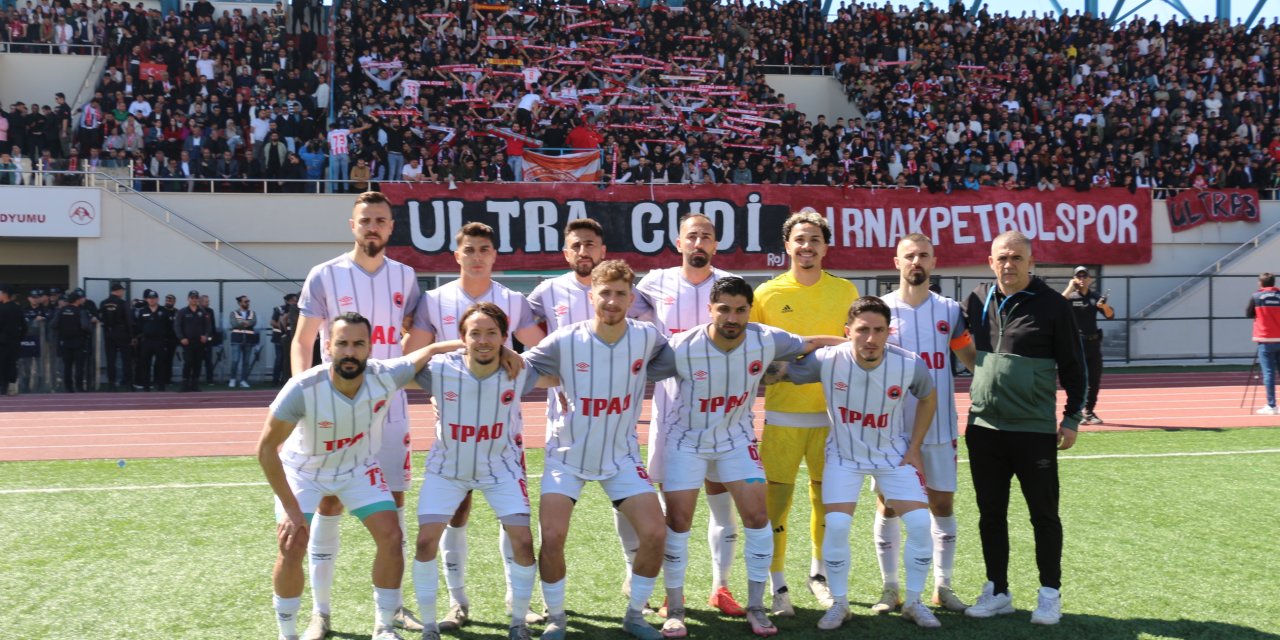 Şırnak Petrol Spor taraftarı önünde Hakkari Zap Spora diş geçiremedi