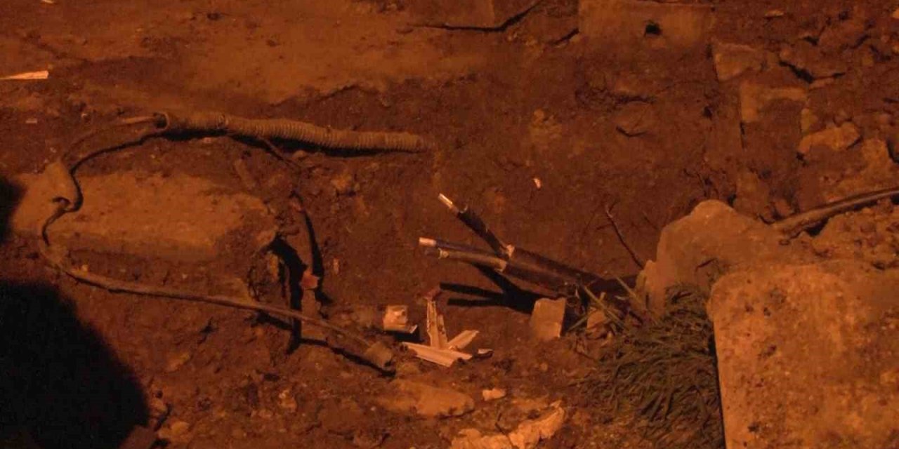 Şişli’de elektrik kablolarında meydana gelen patlamalar vatandaşları isyan ettirdi