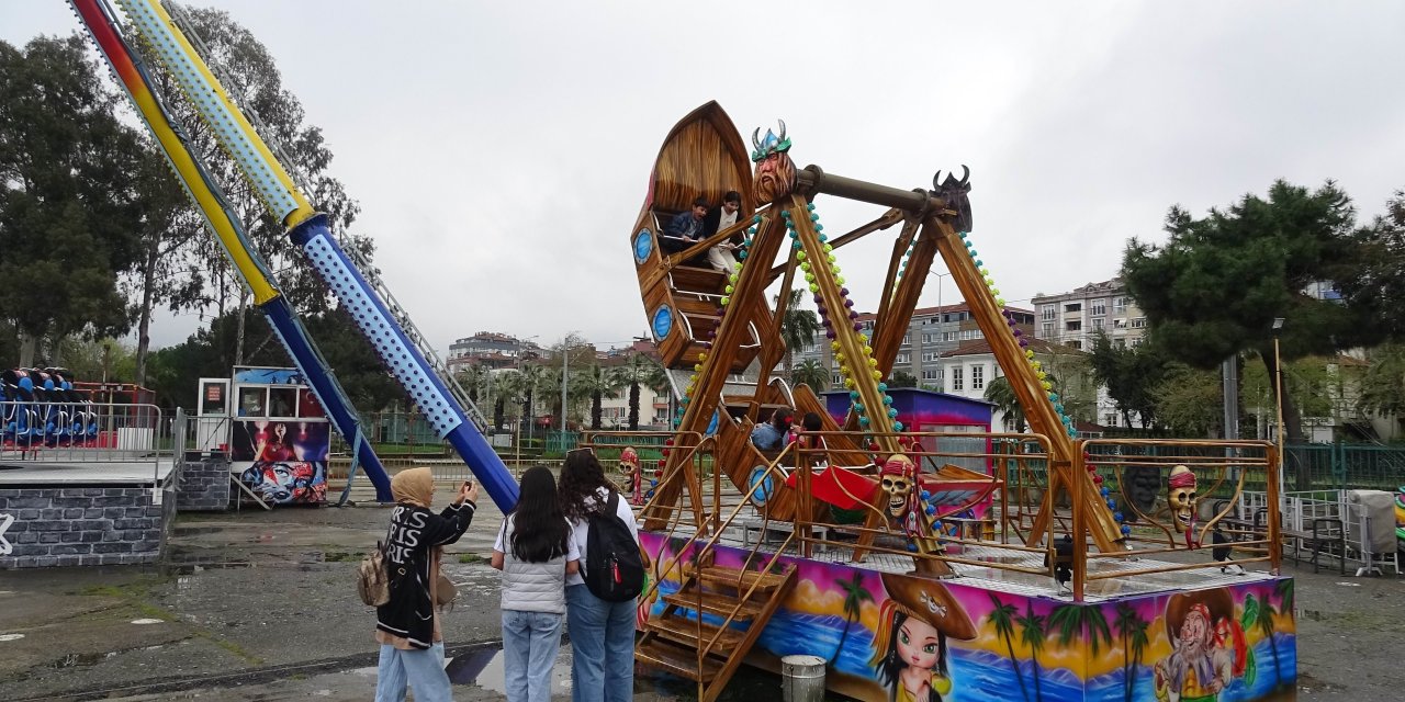 Türkiye'nin en eski 2. lunaparkı ruhsatsız çıktı, kapanıyor