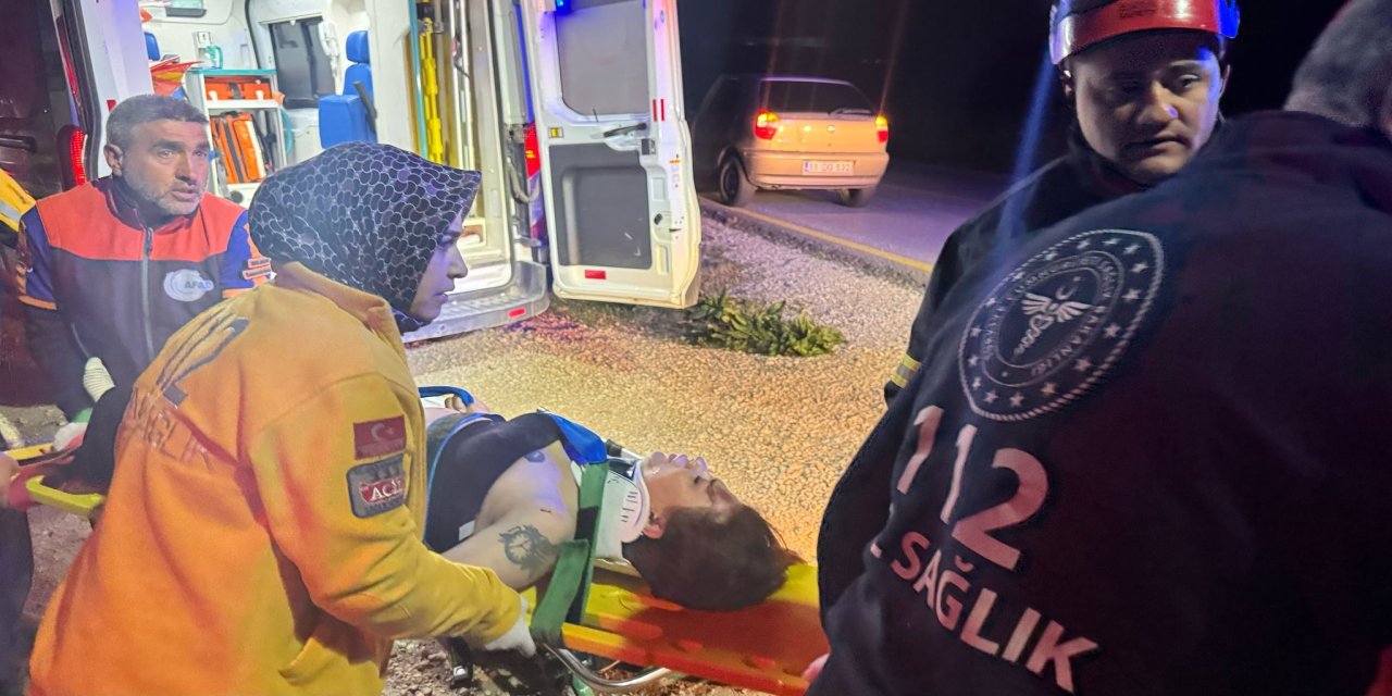 Kontrolden Çıkan Araç Şarampole Uçtu: 1'i Ağır 2 Yaralı