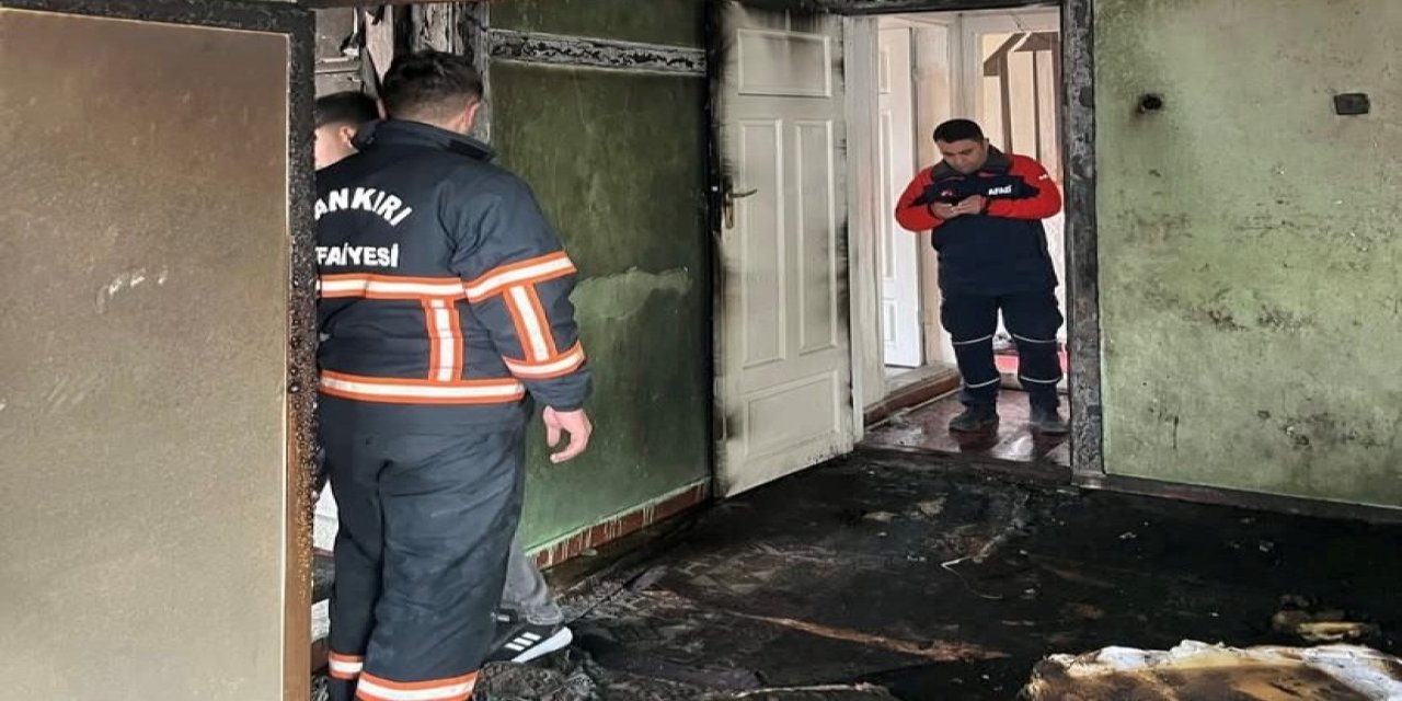 Alevlere teslim olan ev kullanılamaz hale geldi