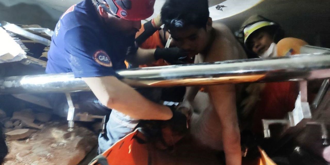 Mynmar’da enkaz altından 2 kişiyi kurtaran GEA ekibi yurda döndü