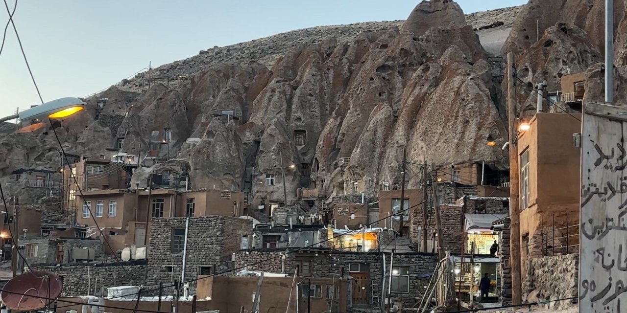 Yüksekovalılar Kendovan peribacalarına hayran kaldı