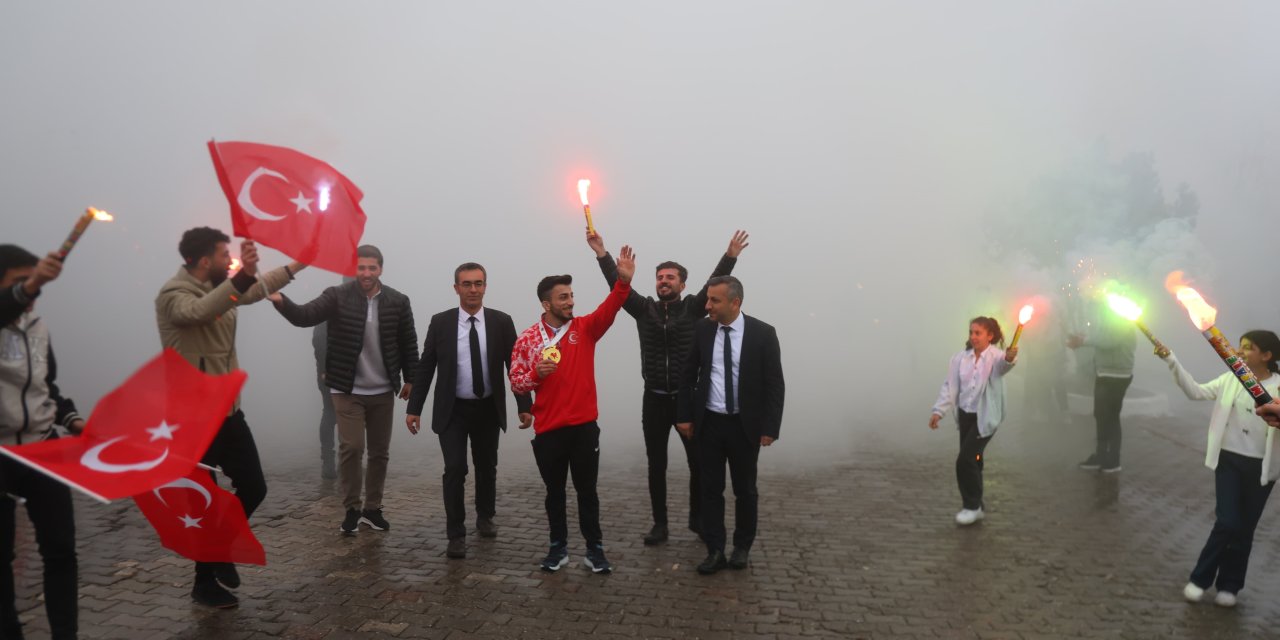 Avrupa Şampiyonu Harun Algül'e Şırnak'ta Coşkulu Karşılama
