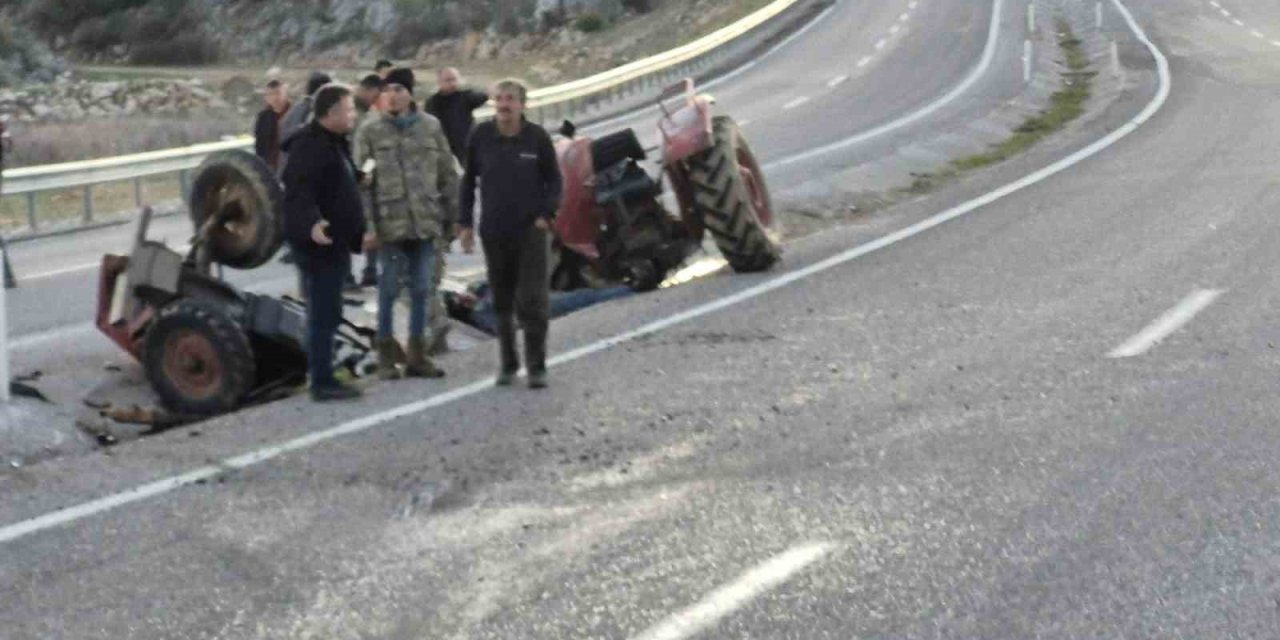 Seyir halindeki traktör ikiye bölündü: 1 ölü, 1 yaralı