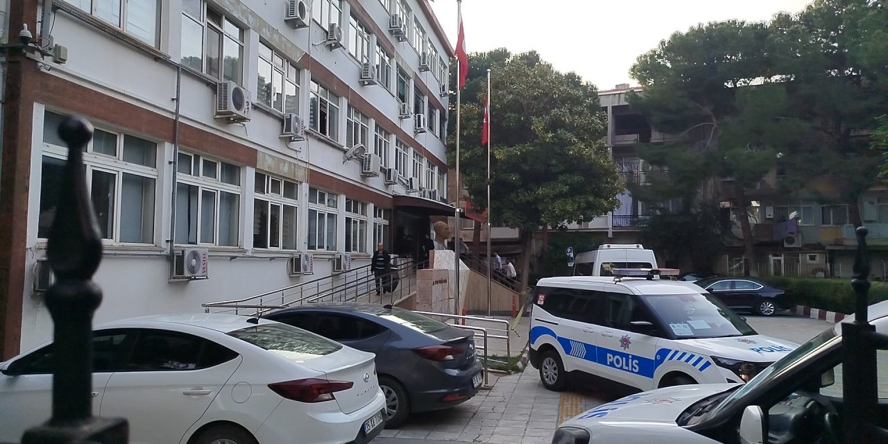 CHP'li Kemalpaşa Belediyesine yönelik "usulsüzlük operasyonu"