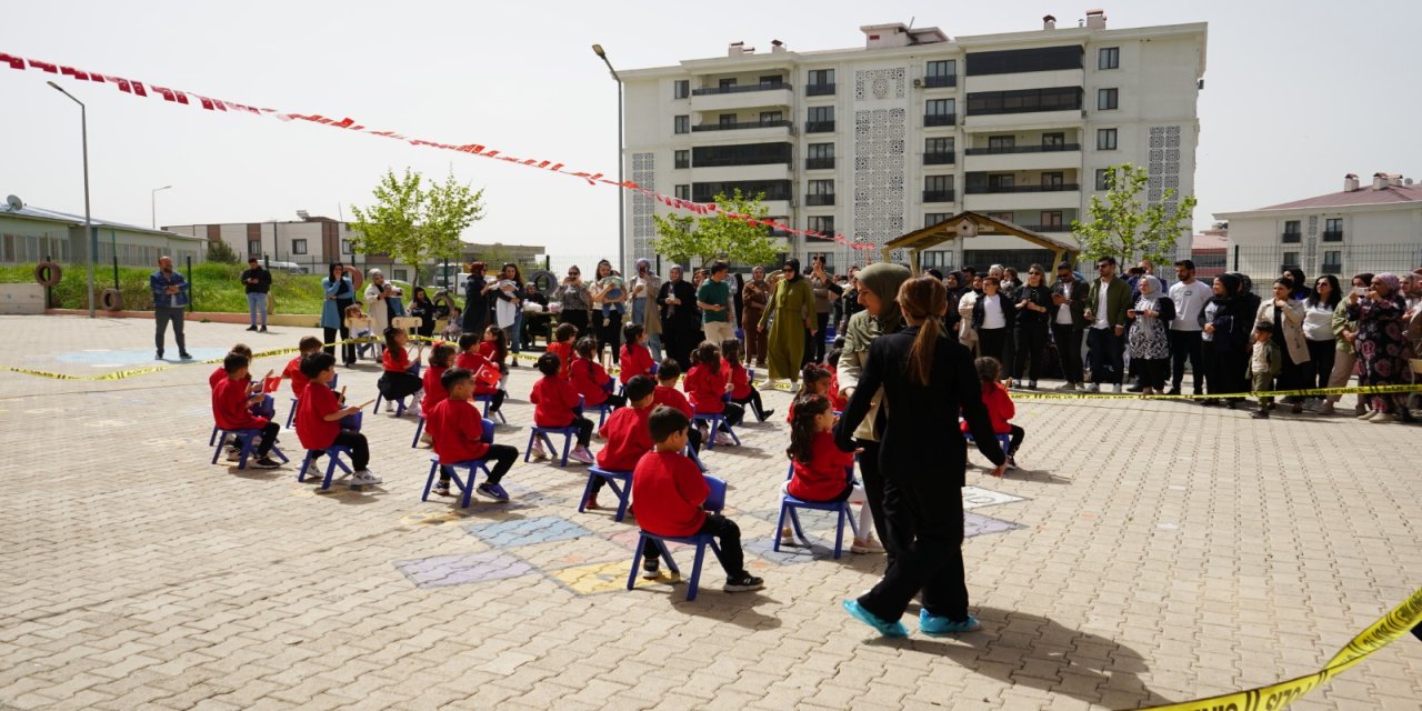 Şırnak’ta Miniklerden Unutulmaz Bayram: Ailelerden Öğretmenlere Teşekkür Yağdı