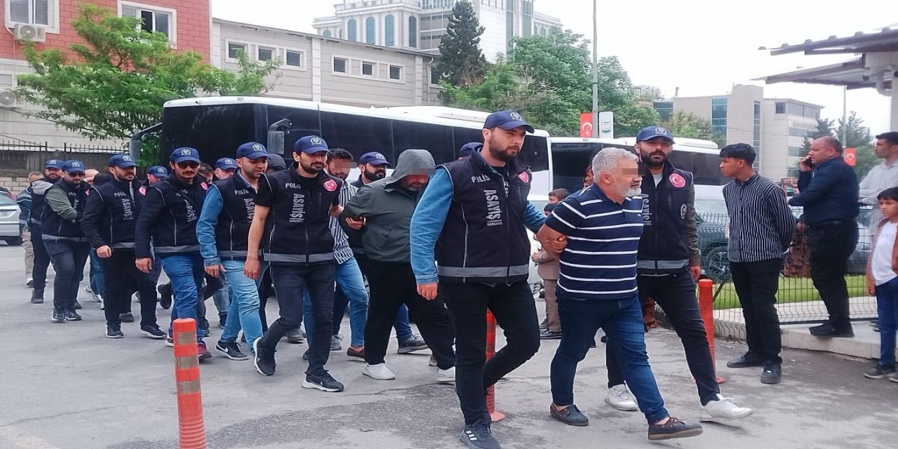 Şanlıurfa merkezli 6 ilde 'change' araç operasyonu: 15 gözaltı