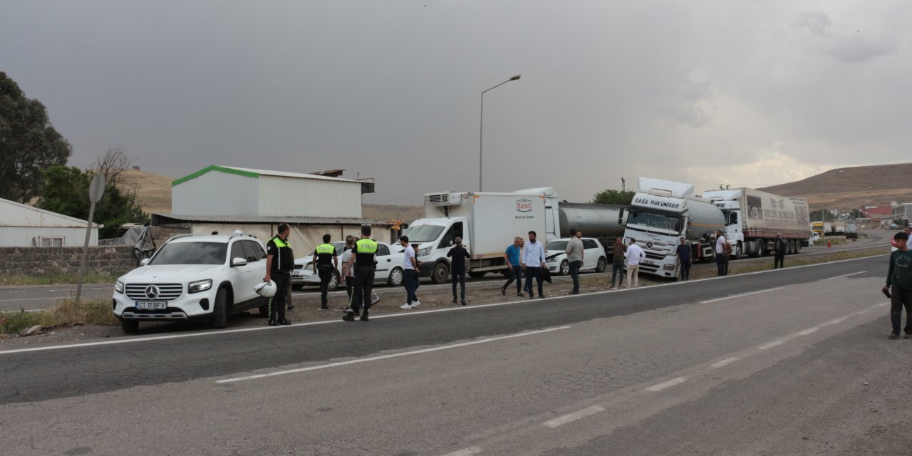 Cizre’de 6 aracın çarpıştığı zincirleme trafik kazasında facia ucuz atlatıldı