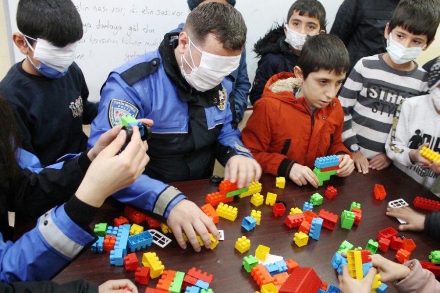 Toplum destekli polisler, engelliler için etkinlik düzenledi