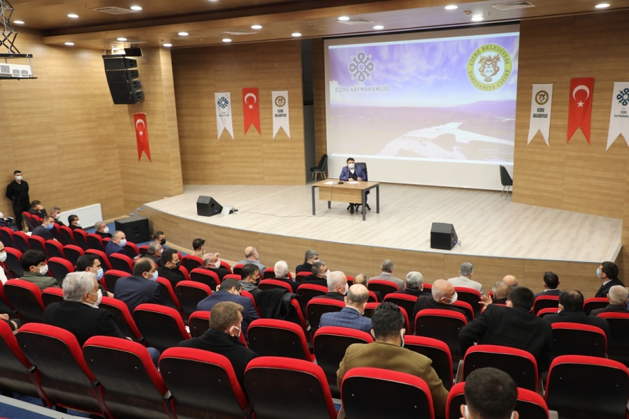 KAYMAKAM MEHMET TUNÇ, KÖY MUHTARLARI İLE DEĞERLENDİRME TOPLANTISI GERÇEKLEŞTİRDİ