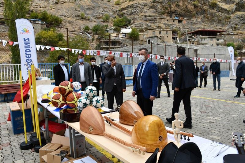 ŞIRNAK’TA ÖĞRENCİLER SANATLA BULUŞUYOR