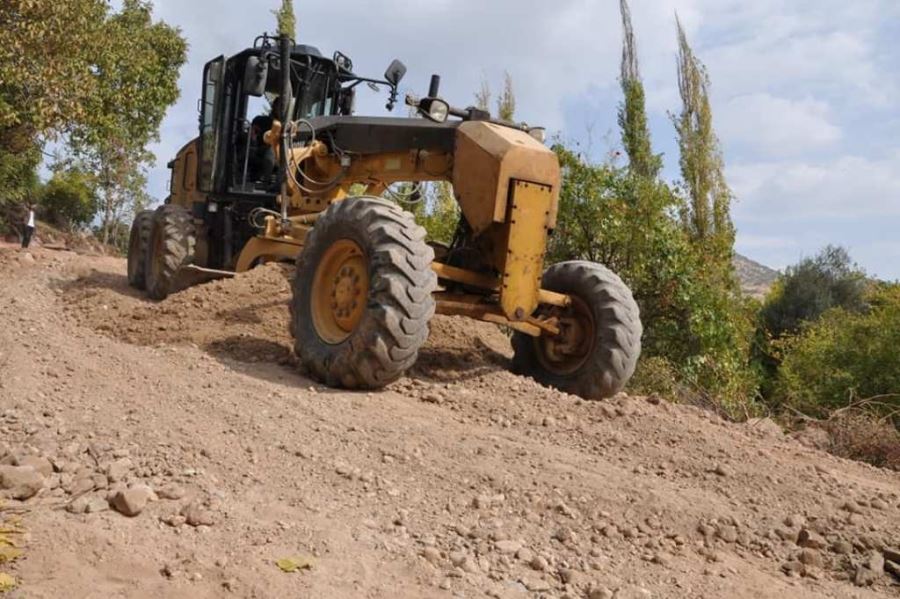 GÖRÜMLÜ BELDESİNİN BAĞ YOLU SORUNU ÇÖZÜLDÜ