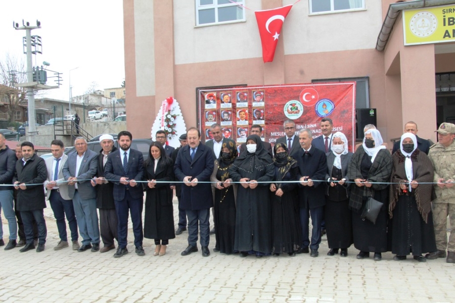 ŞIRNAK'TA 16 ŞEHİT ADINA ŞEHİTLER KÜTÜPHANESİ AÇILDI