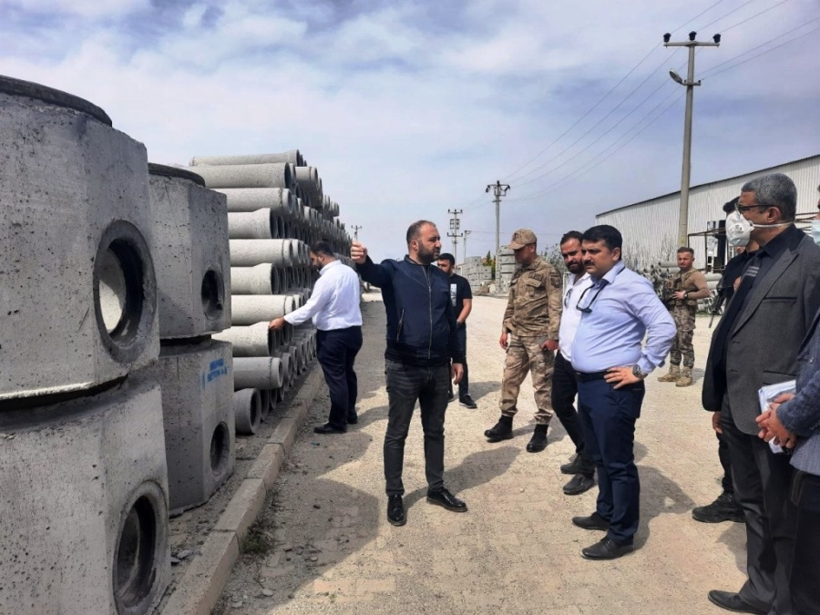 CİZRE KAYMAKAMI TUNÇ, ORGANİZE SANAYİ BÖLGESİ’NDE İNCELEMELERDE BULUNDU