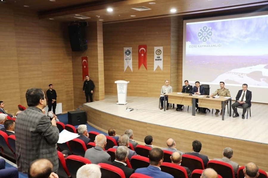 CİZRE’DE İLÇE İDARE ŞUBE MÜDÜRLERİ VE MUHTARLAR TOPLANTISI YAPILDI