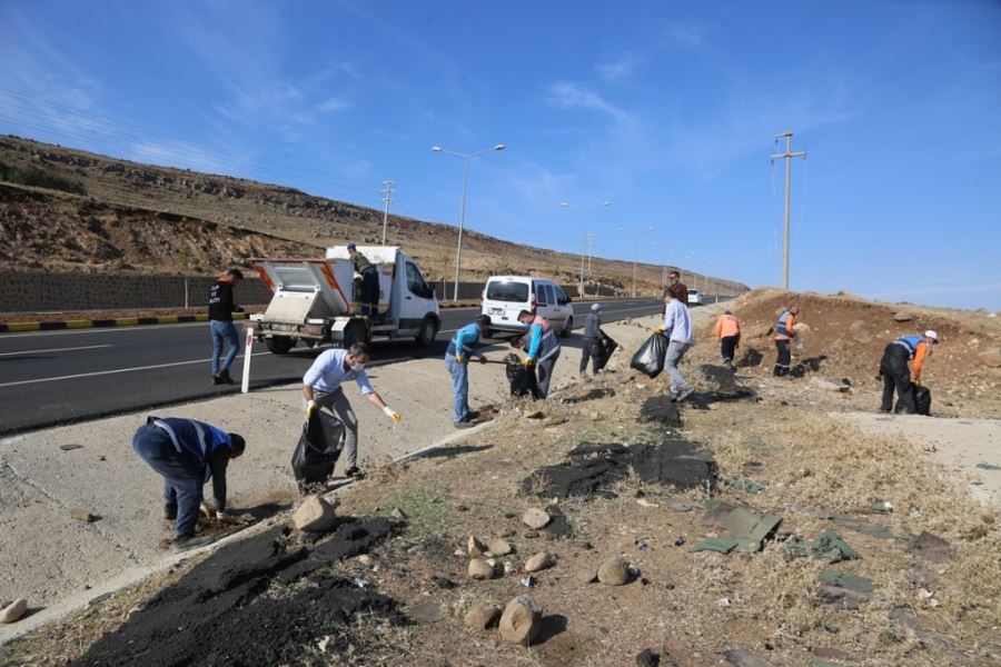 CİZRE’DE ‘TEMİZ ÇEVRE SAĞLIKLI TOPLUM’ SLOGANIYLA TEMİZLİK KAMPANYASI BAŞLATILDI