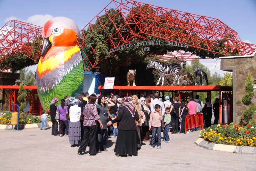 GAZİANTEP'İ RAMAZAN BAYRAMI'NDA 280 BİN KİŞİ GEZDİ