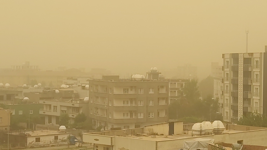 Toz bulutu Silopi'de hayatı olumsuz etkiledi