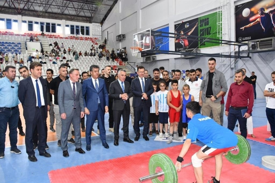 ŞIRNAK'TA YAZ SPOR OKULLARI AÇILDI