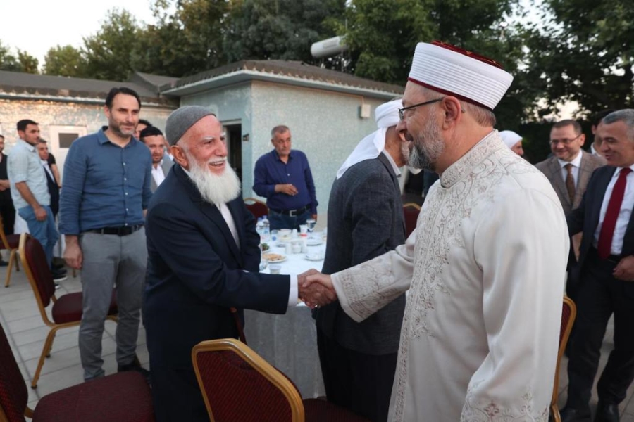 DİYANET İŞLERİ BAŞKANI ERBAŞ, ŞIRNAK’TA KANAAT ÖNDERLERİ İLE BİR ARAYA GELDİ