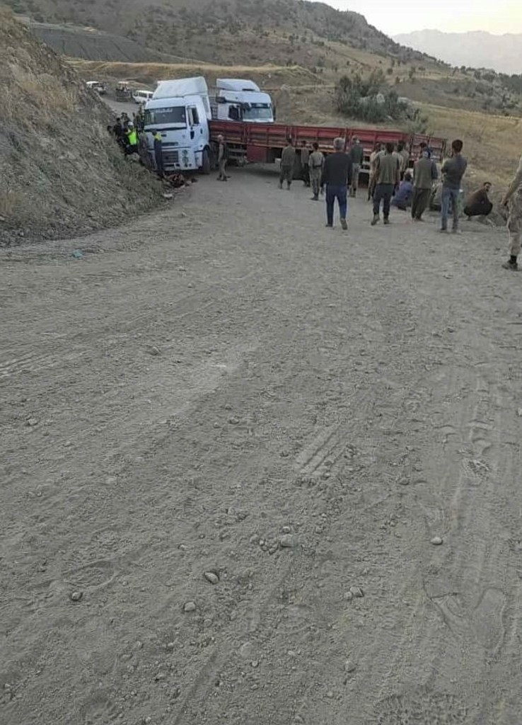 Yardım Beklerken Gölgesinde Oturduğu Tır Hareket Etti, Feci Şekilde Can Verdi