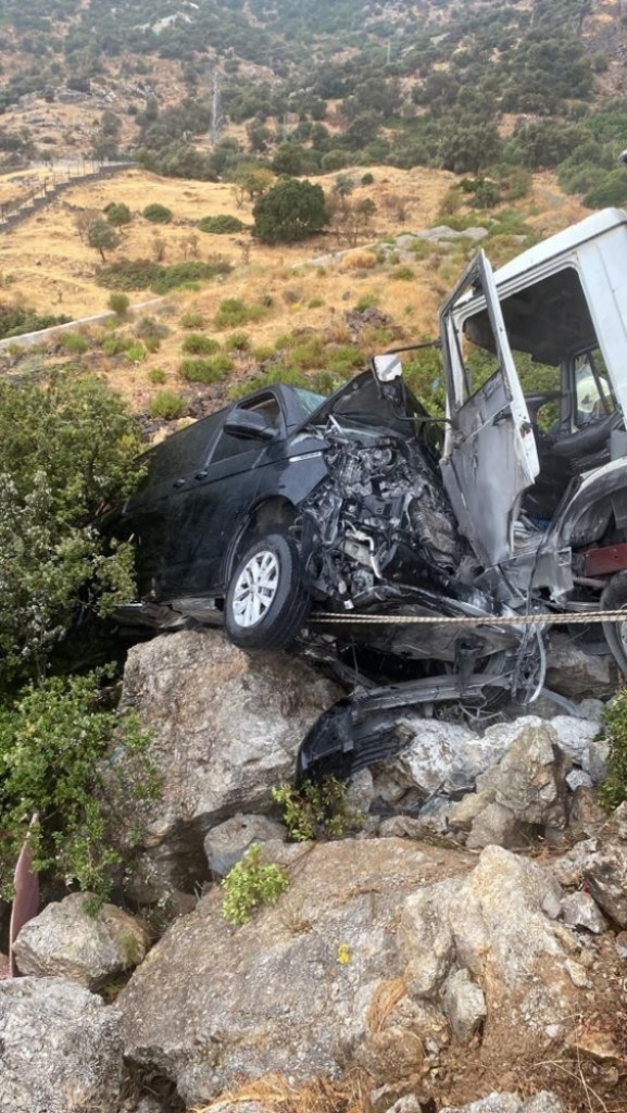 Ünlü sanatçı ibrahim tatlıses, bodrum'da trafik kazası geçirdi!