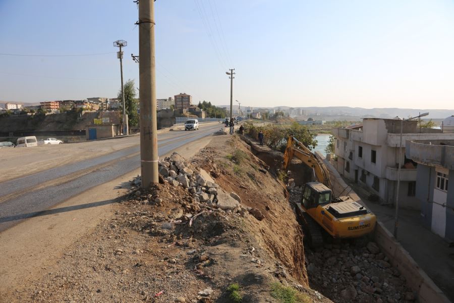 Cizre’de Yafes Caddesinde Sokak Sağlıklaştırma Projesi Çalışması