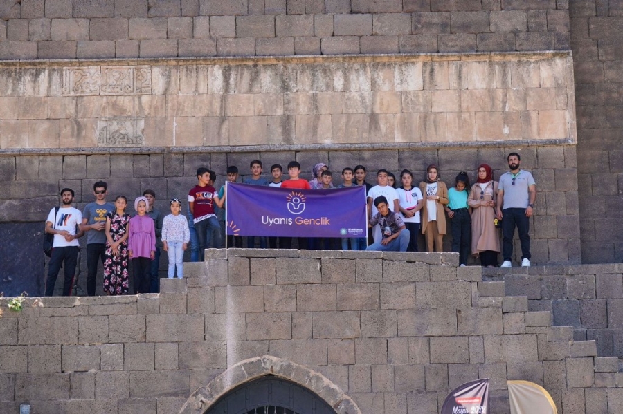 Diyarbakır’da 4 bin 500 öğrenci 'Gez-Gör' etkinliklerinden yararlandı  