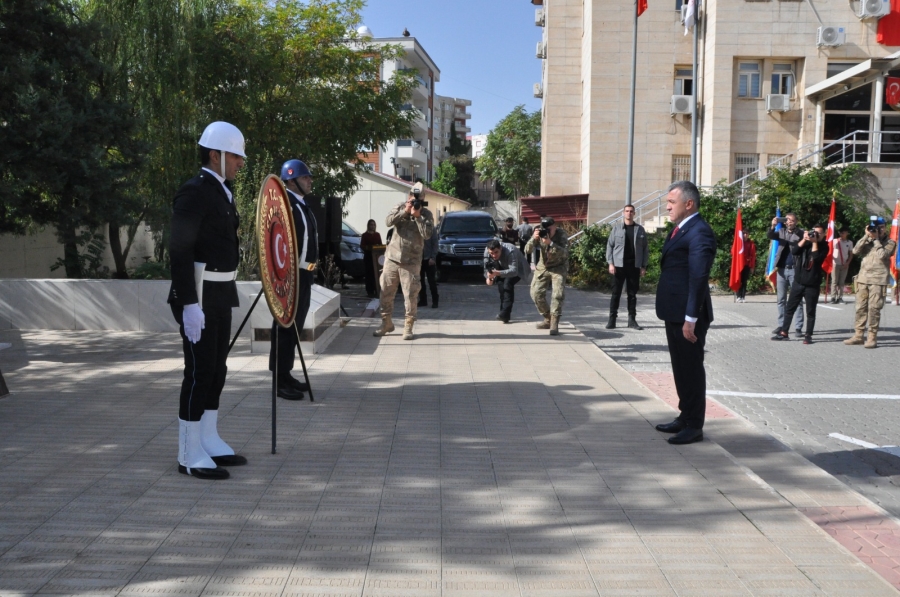 ŞIRNAK’TA 29 EKİM CUMHURİYET BAYRAMI ÇELENK SUNMA PROGRAMI DÜZENLENDİ