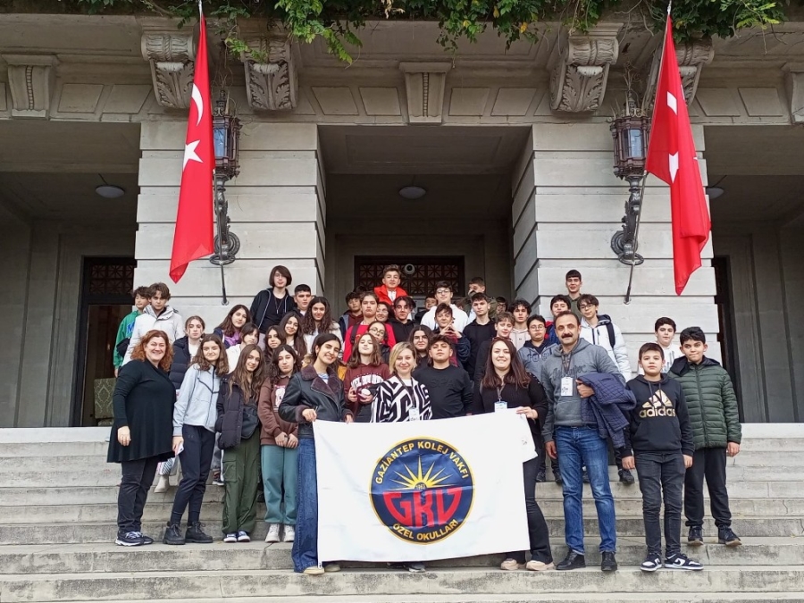 Kolej öğrencileri İstanbul'u gezdi