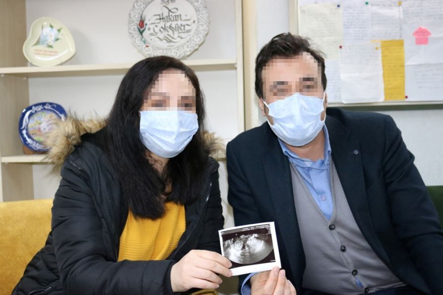 FSH hormonu yüksek deyip çocuğun olmaz dendi, 1,5 yıllık tedaviden sonra gebe kaldı