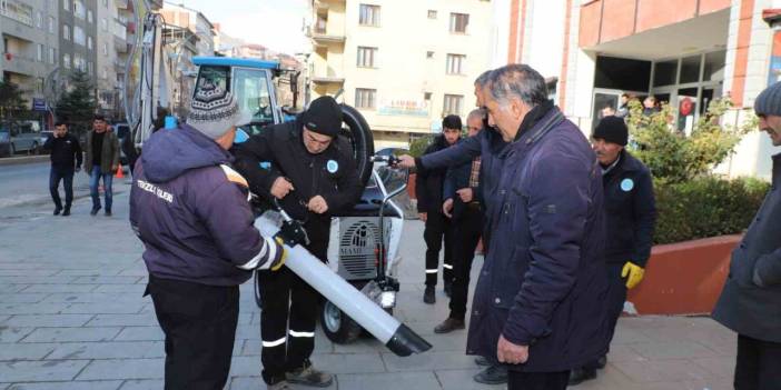 Bir ilk gerçekleşti ve Hakkari ilk defa vakumlu temizlik makinesine kavuştu