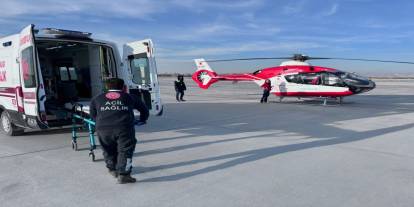 Ambulans helikopter göğüs ağrısı çeken hasta için havalandı