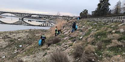 Cizre’nin İncisi Dicle Nehri Kenarı Çöplerden temizleniyor