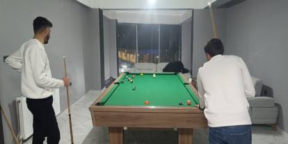 Şırnak'ta Bir İlk: Berber Salonunda Bilardo Keyfi