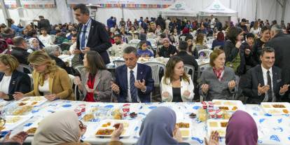 CHP Genel Başkanı Özel’den Suriye açıklaması: "Hepimizin yüreği ağzında"