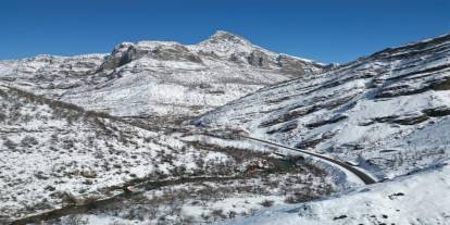 Şırnak'ta dağlar karla kaplı