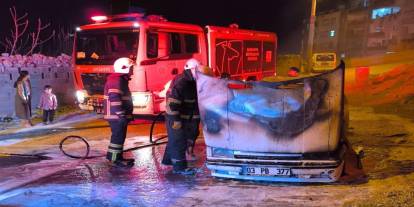 Şanlıurfa'da otomobil alevlere teslim oldu