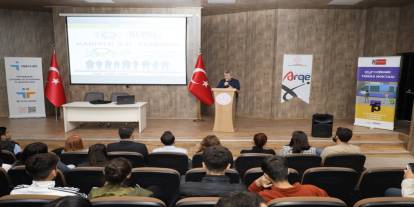 Lise öğrencilerine Kariyer 3.0 Semineri
