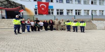 Şırnak’ta Öğrencilere Trafik Güvenliği Eğitimi: “Trafik Dedektifleri” Projesi Hayat Buldu!