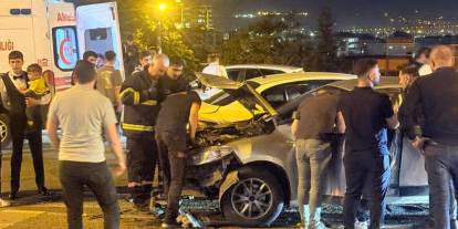 Batman'da iki otomobil çarpıştı: 4 kişi yaralandı