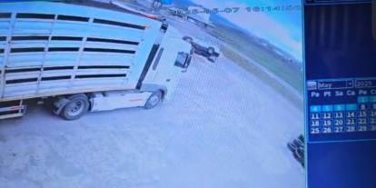 Bingöl'de iki araç çarpıştı: 2'si ağır 7 yaralı