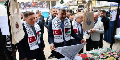 Vezirköprü'de Filistin ve Doğru Türkistan için hayır çarşısı